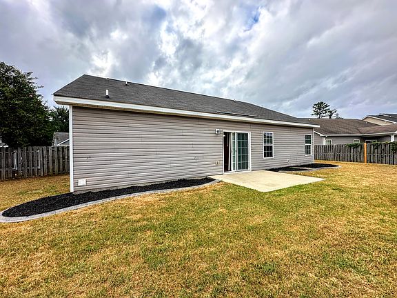 5th image of 848 Westlawn Drive
