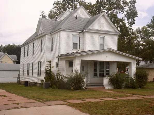 2122 Olive St #1, Cedar Falls, IA 50613