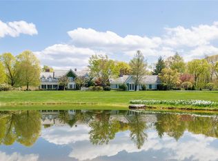 70 Sandy Hill Rd, Oyster Bay, NY 11771