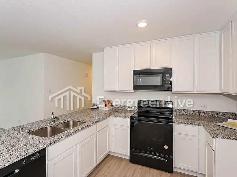 118 Harvest St — Photo 6