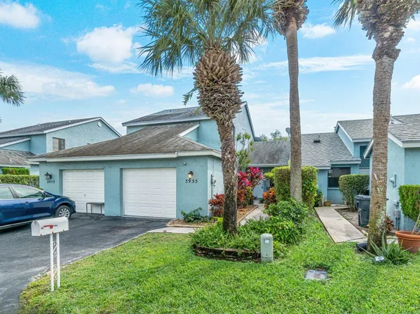 3955 Island Club Circle W, Lake Worth, FL 33462