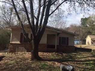 723 N 16th St, Van Buren, AR 72956