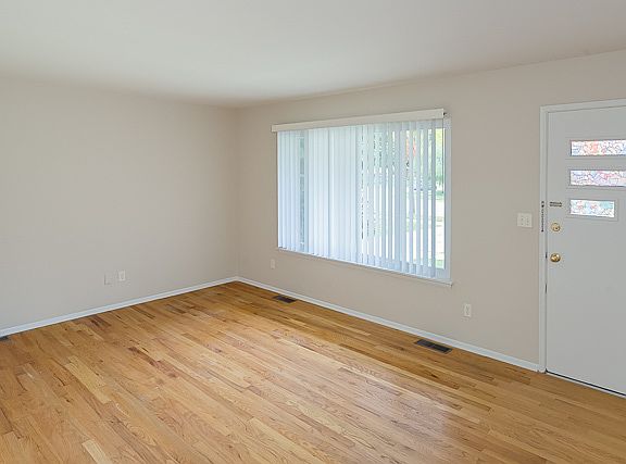 4th image of 900 Patricia Ave