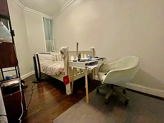 Rented by R New York