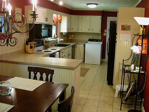 3rd image of 1909 Woodrow Dr