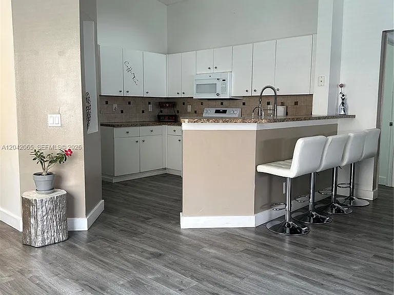 4025 Pine Ridge Ln — Photo 11