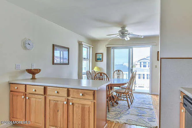 3 bed, 2568 sqft, $5,000 — Photo 4