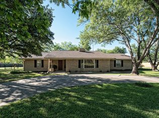 208 W Karnes Dr, Robinson, TX 76706