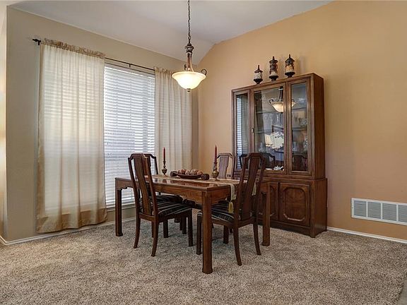 5th image of 5433 Pebble Ct