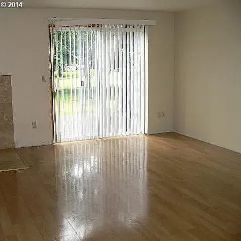 3 bed, 2.5 bath, 1324 sqft, $1,895 — Photo 4