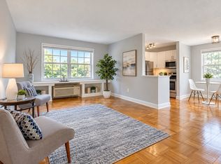 1624 W Abingdon Dr APT 202, Alexandria, VA 22314