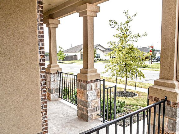 3rd image of 1145 Toyah Dr