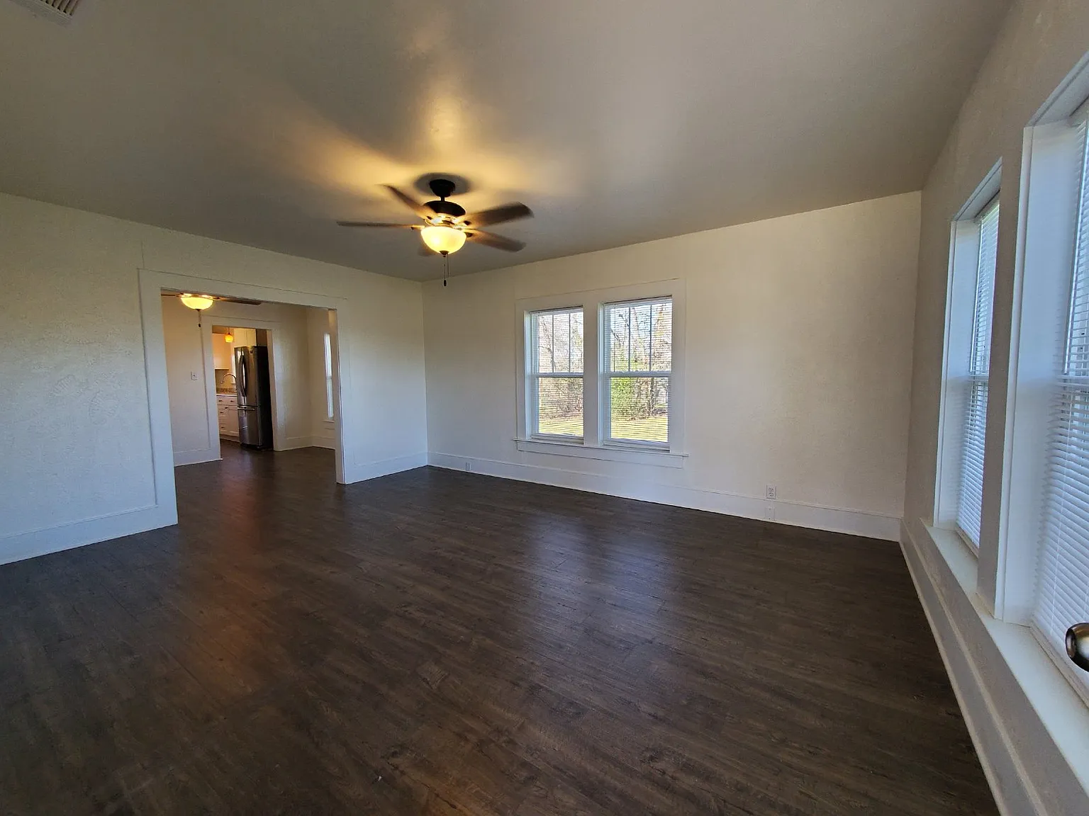 2 bed, 1.0 bath, 1052 sqft, $1,450 — Photo 3
