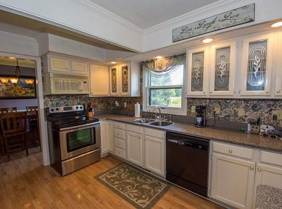 4th image of 16444 Fox Cross Dr