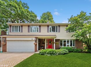 1225 Blackthorn Ln, Deerfield, IL 60015