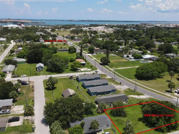 906 Mccray Court, Fort Pierce, FL 34950