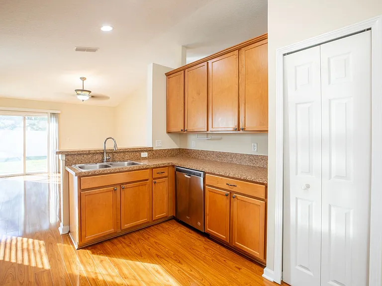 5253 Plantation Home Way — Photo 13