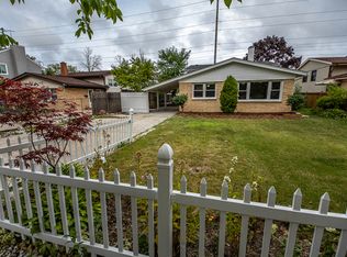 447 Barberry Rd, Highland Park, IL 60035