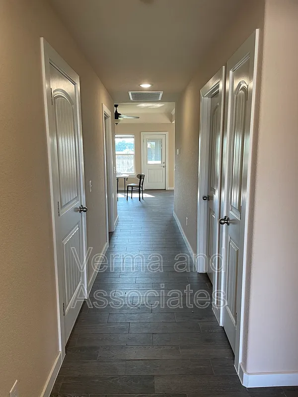 Building Photo - 463 Barbet Dr #461
