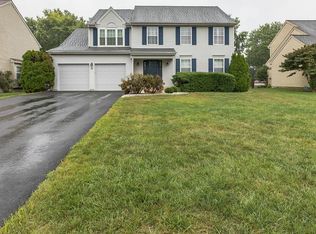 5 Briarcliffe Ct, Newark, DE 19702