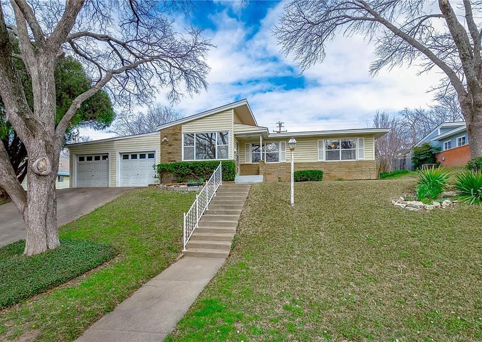 1st image of 6825 Park Place Dr