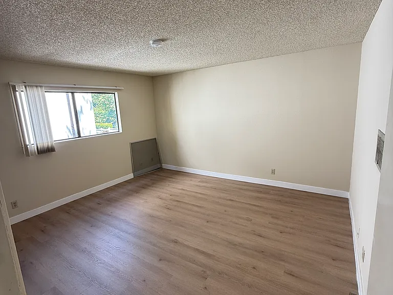 11575 Moorpark St #108 — Photo 4