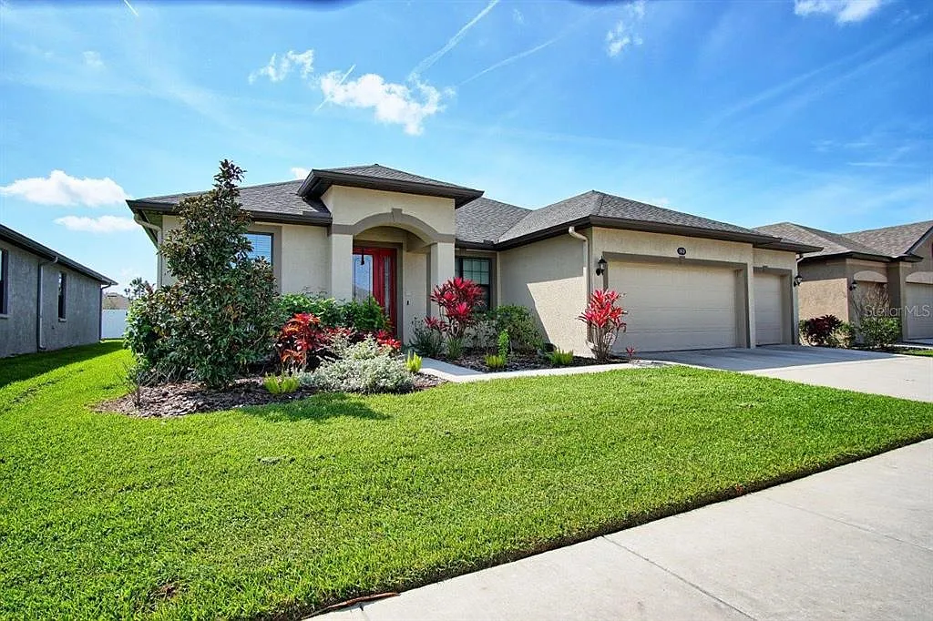 3 bed, 3.0 bath, 2229 sqft, $2,695 — Photo 1