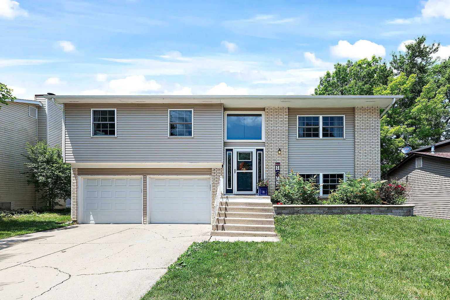 1620 Castaway Ln photo 1