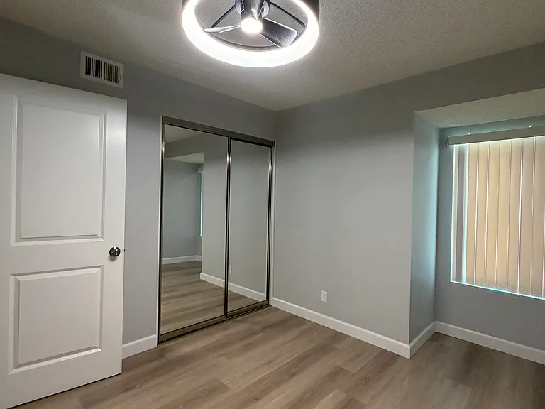88 Stanford Ct — Photo 12