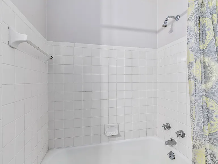 517 Livingston Ave NE #2 — Photo 13