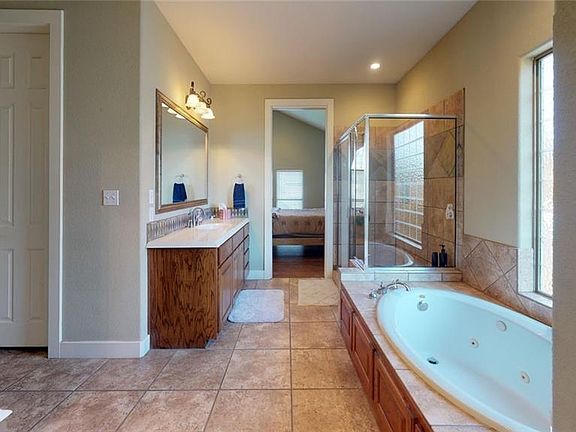 4th image of 407 Woodland Park Dr