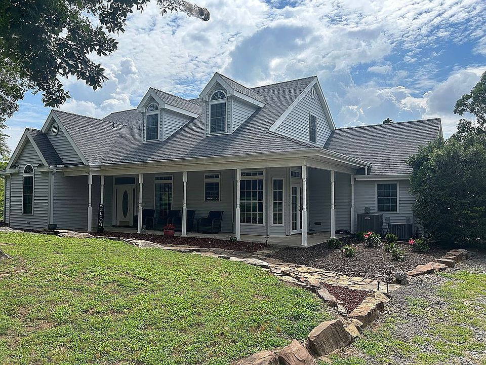 1st image of 420 Falcon Ln