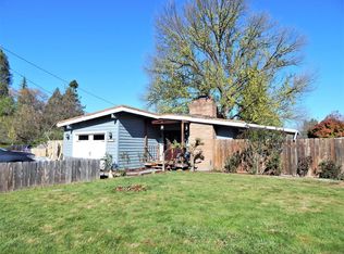 1019 SE Fern St, Grants Pass, OR 97526