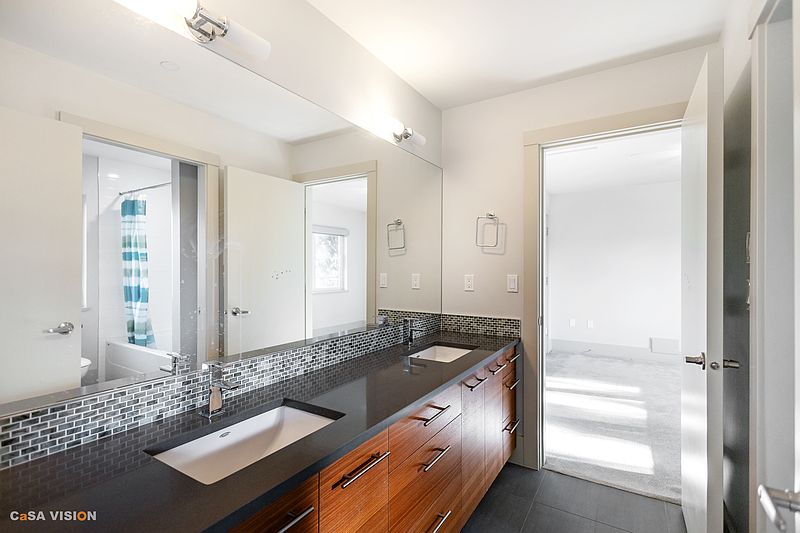 West Vancouver House for rent - 5 Bedrooms — photo 2