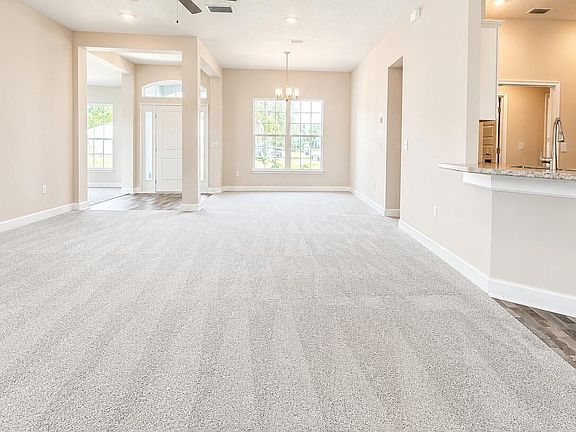 3rd image of 832 Majestic Ave