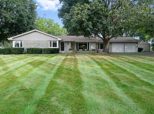 11518 Algonquin Rd, Huntley, IL 60142