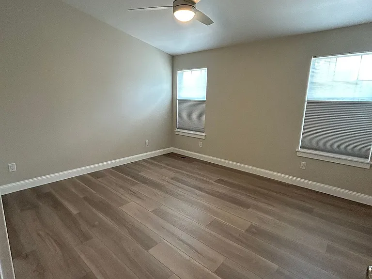 536 E Mulberry St — Photo 21
