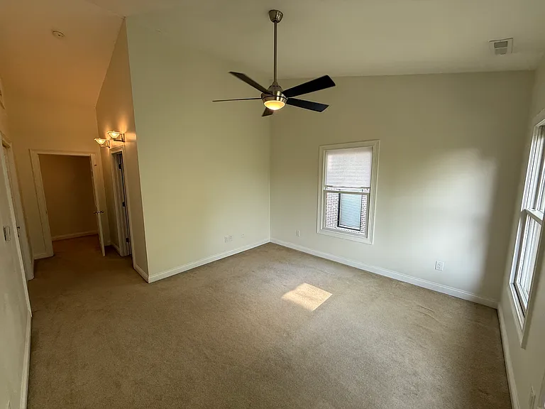 324 Mulberry St — Photo 25