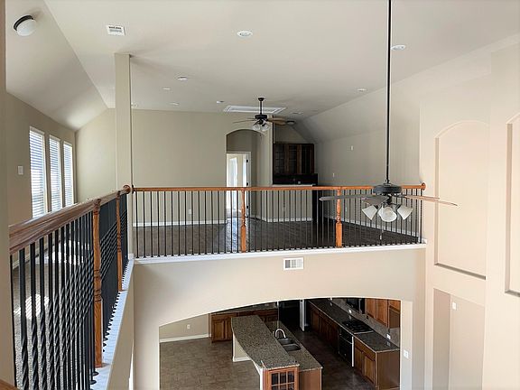 3rd image of 228 Carrington Ln