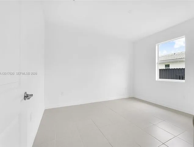 27232 SW 159th Ave — Photo 5