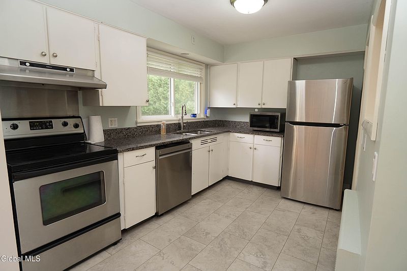 4th image of 136 Van Dyke Road