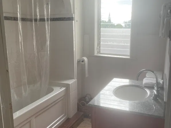 277 NE 82nd St Unit 1, Miami, FL 33138