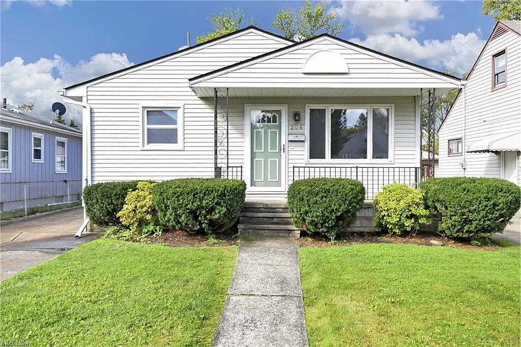 204 Bellfield Ave photo 1