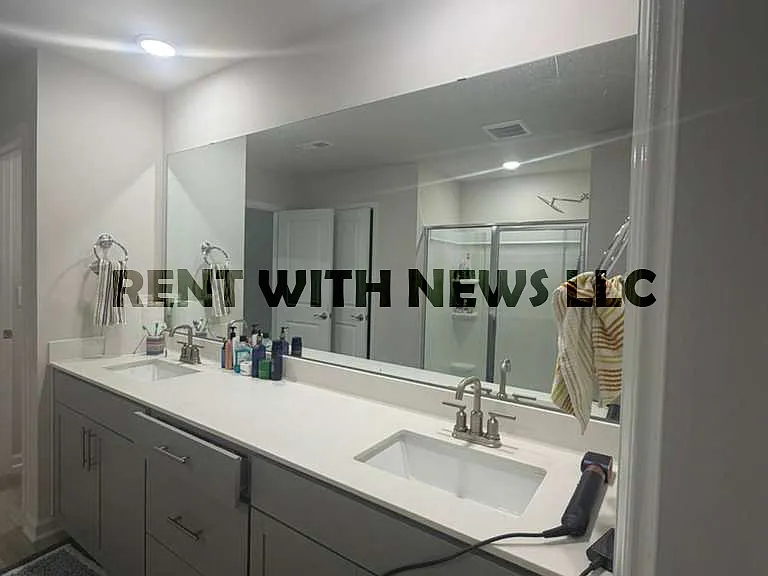713 Riguard Way — Photo 32