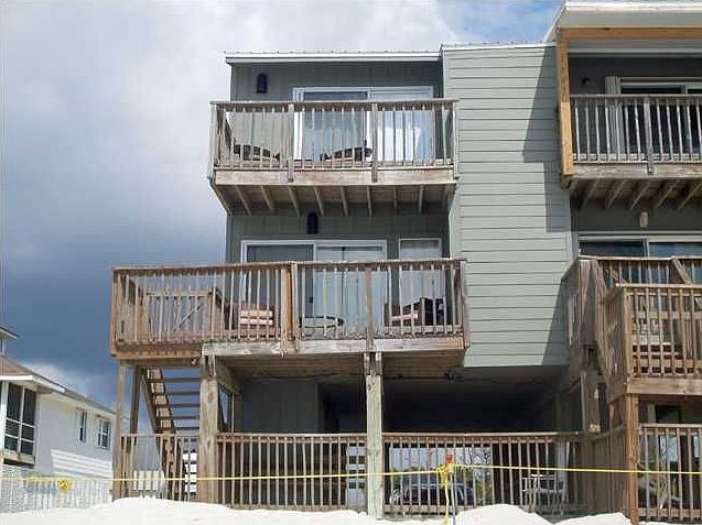 New Renovated Gulf Front Townhome