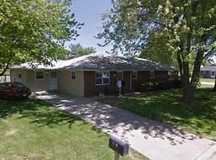 160 Freedom Dr, Belleville, IL