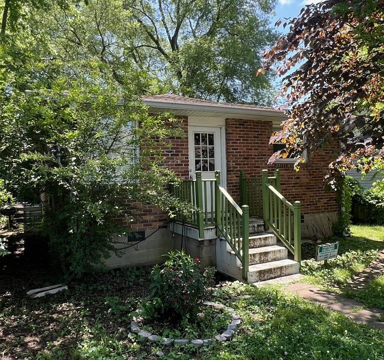 This is the front Unit A- Unit B entrance is on the back side