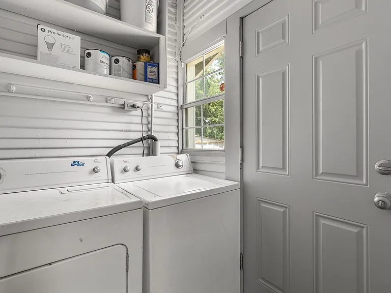 2811 Lawrence Rd — Photo 21