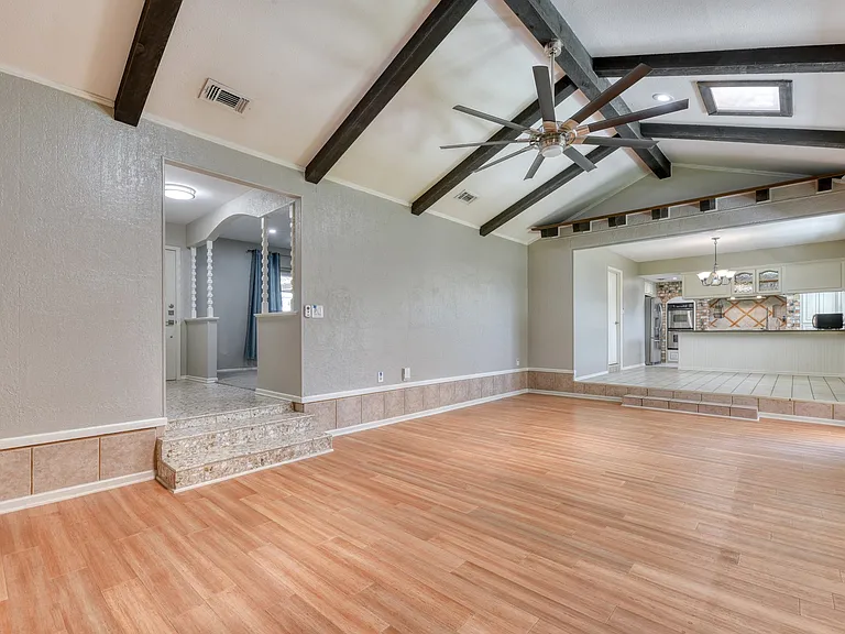 3322 Castledale Dr — Photo 4