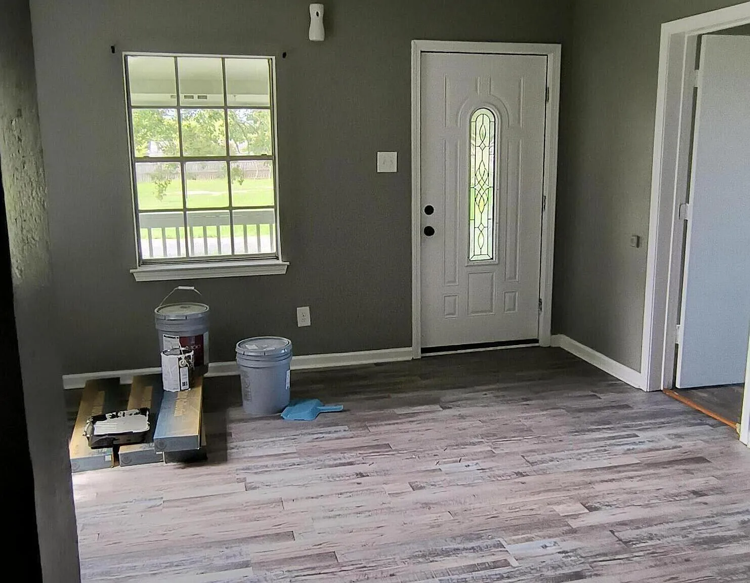 3 bed, 1.0 bath, 960 sqft, $1,400 — Photo 3